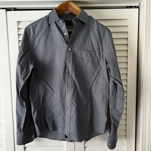 Men’s untuckit long sleeve button down shirt size medium